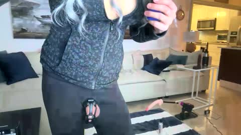 Sissy Isabella online show from December 2025 05:01:01 AM