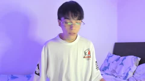 Snapshot of submissive_boyy_ chatting on December 2024 04:50:01 PM nico online show from December 2024 04:50:01 PM