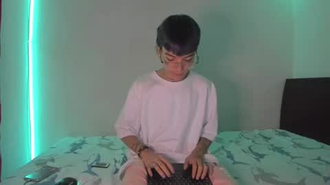 Snapshot of submissive_boyy_ chatting on January 2025 02:55:02 PM nico online show from January 2025 02:55:02 PM