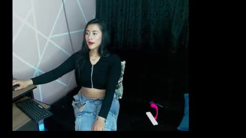 Snapshot of submissiveemily chatting on September 2025 11:04:02 PM submissiveemily online show from September 2025 11:04:02 PM