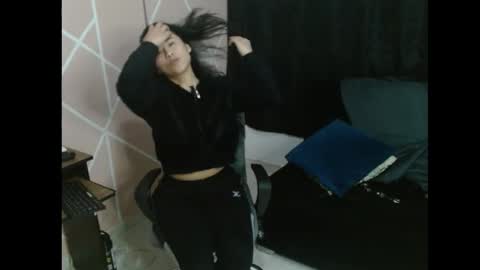 Snapshot of submissiveemily chatting on October 2025 05:37:01 AM submissiveemily online show from October 2025 05:37:01 AM