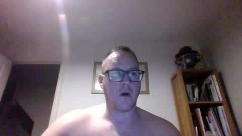Snapshot of subpig84 chatting on April 2026 10:40:01 PM Sub Male online show from April 2026 10:40:01 PM
