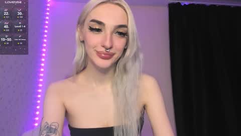 Chloe online show from December 2025 04:05:01 PM