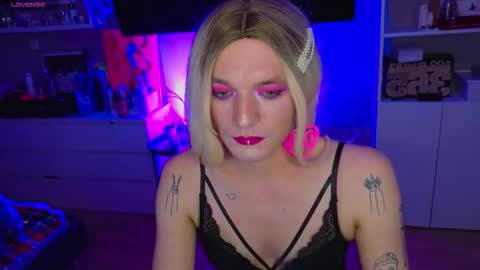 succubu_ss online show from February 2026 02:33:01 PM