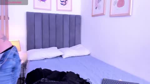 Luna  online show from September 2025 08:10:01 PM