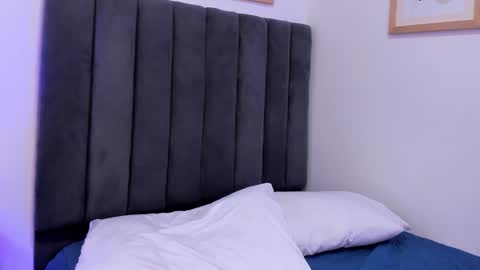 Luna  online show from October 2025 07:47:01 PM