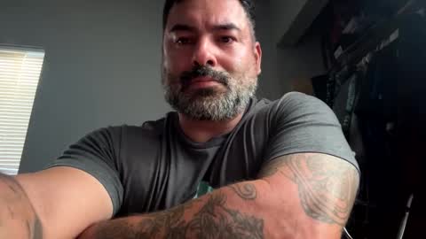 Snapshot of sucio72 chatting on September 2025 01:29:02 AM Sucio online show from September 2025 01:29:02 AM