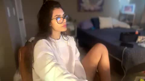 Snapshot of suckmythong410104 chatting on December 2024 05:18:02 PM SaraSabeen online show from December 2024 05:18:02 PM