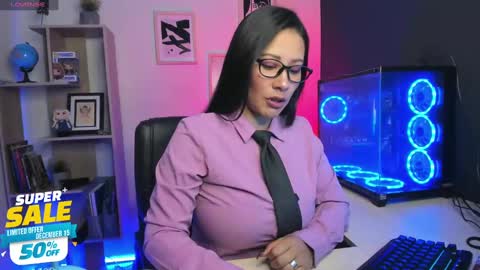 Snapshot of sue_wolls chatting on December 2024 03:37:02 PM Andrea online show from December 2024 03:37:02 PM