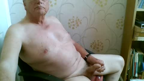 suffolkboy4 online show from May 2026 02:45:01 PM