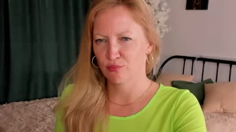 Snapshot of sugamomy chatting on September 2025 12:21:01 AM sugamomy online show from September 2025 12:21:01 AM