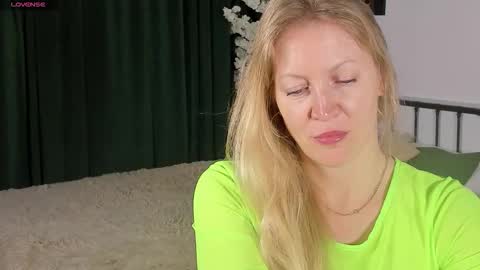 Snapshot of sugamomy chatting on October 2025 12:11:01 AM sugamomy online show from October 2025 12:11:01 AM