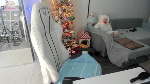 Snapshot of sugar_rainbow chatting on December 2024 09:43:01 PM Kinga online show from December 2024 09:43:01 PM