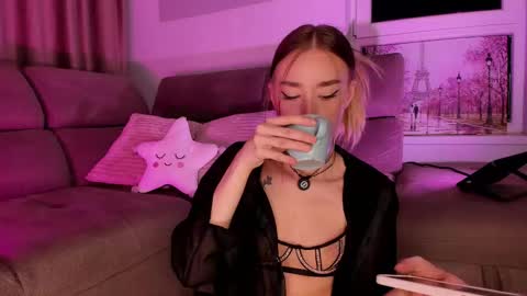 sugarskye online show from December 2025 06:47:01 PM