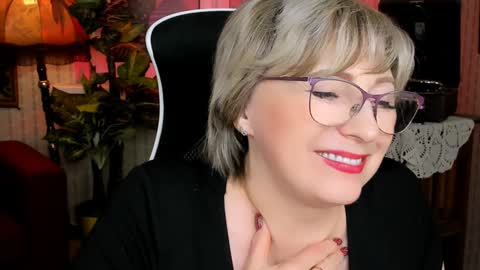 Vivien online show from December 2024 03:21:01 PM