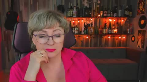 Vivien online show from December 2024 12:24:01 PM