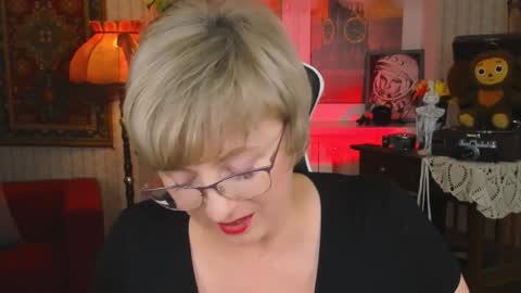 Vivien online show from December 2024 06:31:01 PM