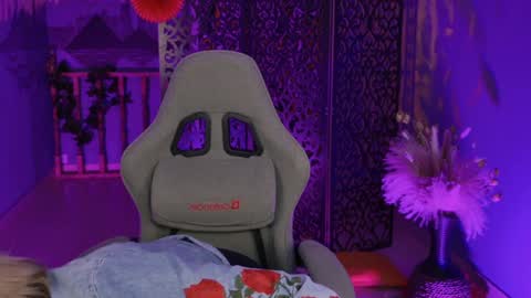 Vivien online show from December 2024 01:32:02 PM