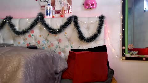 suggabrown_ online show from December 2024 01:07:02 PM