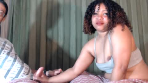 suggabrown_ online show from November 2025 09:31:01 AM