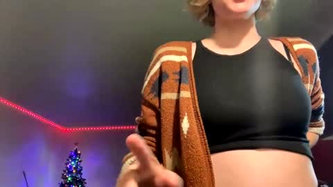 Snapshot of suicunebitch chatting on December 2024 08:22:01 AM Ophelia online show from December 2024 08:22:01 AM