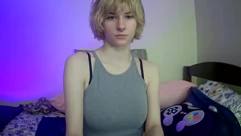 Snapshot of suicunebitch chatting on December 2024 03:25:02 AM Ophelia online show from December 2024 03:25:02 AM