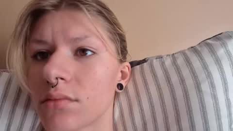 Snapshot of suicunebitch chatting on October 2025 02:07:02 PM Ophelia online show from October 2025 02:07:02 PM