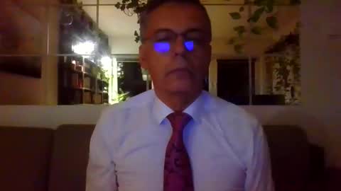 Snapshot of suit_elegant chatting on September 2025 10:21:02 PM Suit tie horny online show from September 2025 10:21:02 PM
