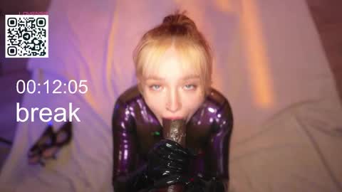 Snapshot of suk_ki chatting on February 2026 03:38:02 AM Lika ginger Jessy blond online show from February 2026 03:38:02 AM