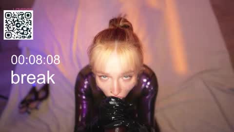 Snapshot of suk_ki chatting on February 2026 07:09:02 AM Lika ginger Jessy blond online show from February 2026 07:09:02 AM