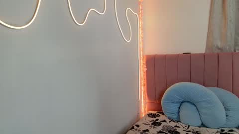 sukilove18 online show from September 2025 12:00:02 AM