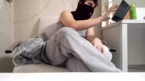 Niko online show from November 2025 08:34:02 PM