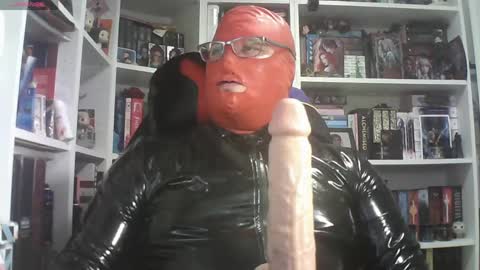 Snapshot of sumisolatex chatting on March 2026 06:25:01 PM Sumisolatex online show from March 2026 06:25:01 PM