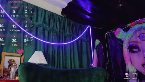 Snapshot of summer__xo chatting on March 2026 11:20:02 PM Summer online show from March 2026 11:20:02 PM