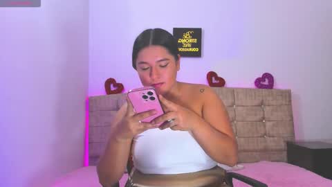 Snapshot of summer_girls01 chatting on October 2025 12:09:02 AM summer_girls01 online show from October 2025 12:09:02 AM