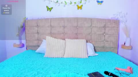 summer_girls01 online show from March 2026 06:00:01 PM