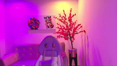 summer_miller online show from April 2026 11:36:02 AM