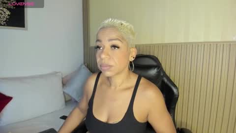 Snapshot of summer_night_ chatting on September 2025 01:10:01 PM Summer online show from September 2025 01:10:01 PM