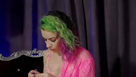 Snapshot of summer_quinn_ chatting on January 2025 05:33:01 AM Deea online show from January 2025 05:33:01 AM