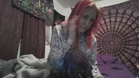 Snapshot of summerainzpuddles chatting on November 2025 04:01:02 AM Summer Rainz online show from November 2025 04:01:02 AM