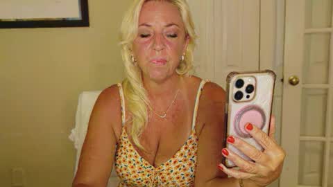 Snapshot of summerishotter chatting on May 2026 11:21:01 PM Amber online show from May 2026 11:21:01 PM