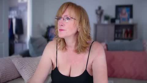 SummerKnightzzz online show from May 2026 12:23:02 PM