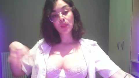 Snapshot of summerprints chatting on November 2025 07:35:02 PM Summer online show from November 2025 07:35:02 PM