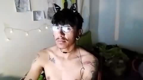 Snapshot of sun_apolo chatting on January 2025 03:18:02 AM sun_apolo online show from January 2025 03:18:02 AM