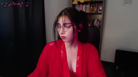 Snapshot of sunflower_uwu chatting on December 2025 02:44:01 PM violetta online show from December 2025 02:44:01 PM