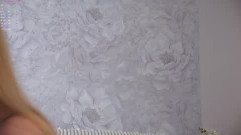 Lily online show from May 2026 02:33:02 PM