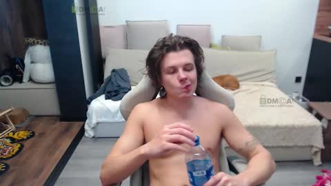 Alice and Sergey online show from February 2026 10:58:02 AM