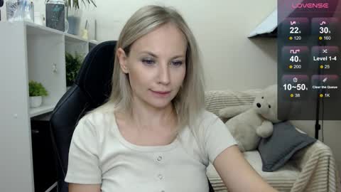 Naomi online show from October 2025 02:41:01 AM