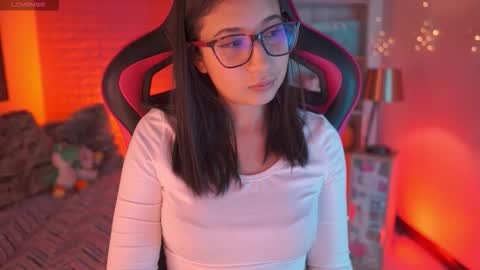 Snapshot of sunny_flower_ chatting on February 2026 02:45:02 AM SUNNY online show from February 2026 02:45:02 AM