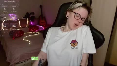 Snapshot of sunny_mood chatting on March 2026 05:51:02 AM sunny mood online show from March 2026 05:51:02 AM